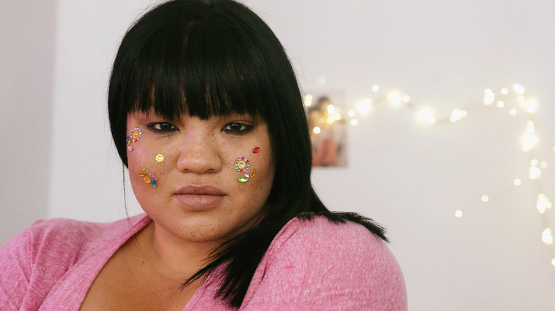 How to Wear Face Glitter