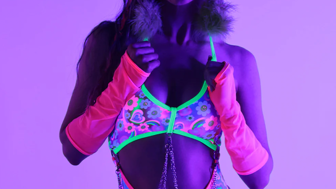 How To Style Daisy Print Rave Clothes