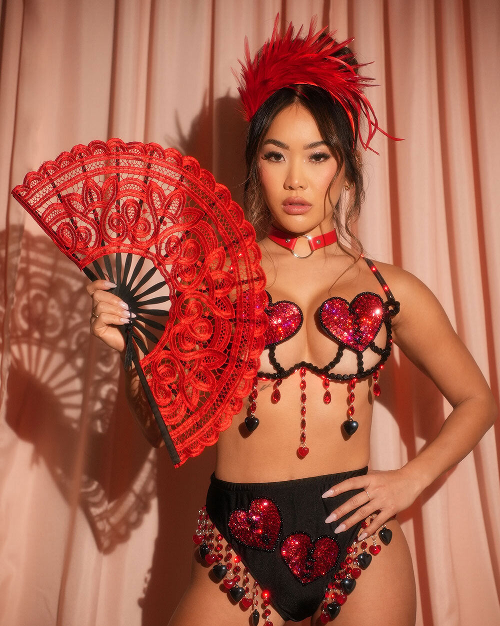 Moulin Rouge Lace Hand Fan - Image 34572752158903