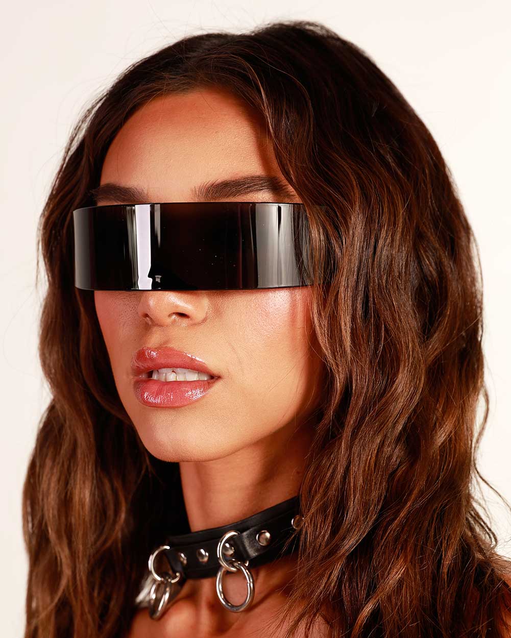 Bullet Visor-Black-Regular-Front 1--Sami---S