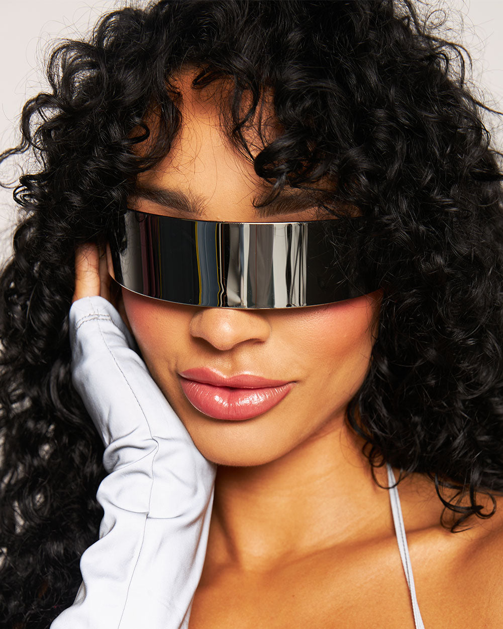 Bullet Visor-Black-Regular-Front--Courtney---S