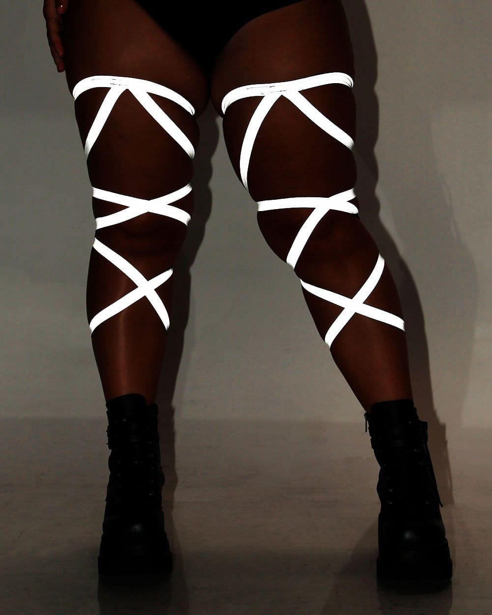 Pair of Non-Slip Reflective Leg Wraps Silver Curve1 Reflective