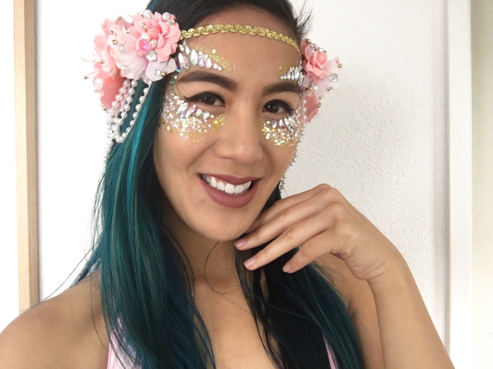 Heres Part 1 of my DIY sparkly bra for EDC next week! I hope I