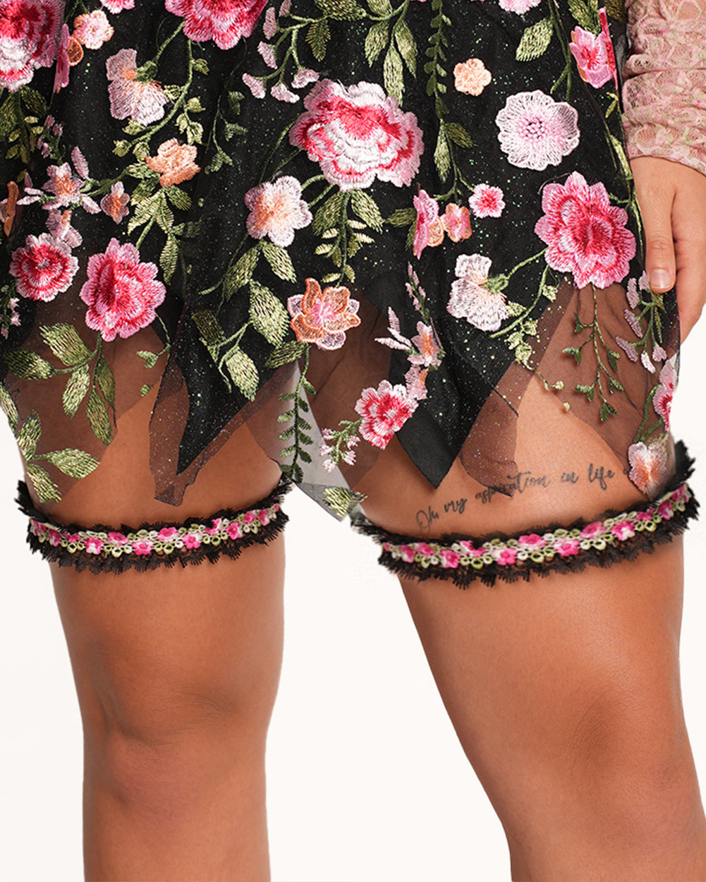 Springtime Spritz Pair Floral Leg Garters-Black/Pink-Curve1-Front--Makayla3---1X