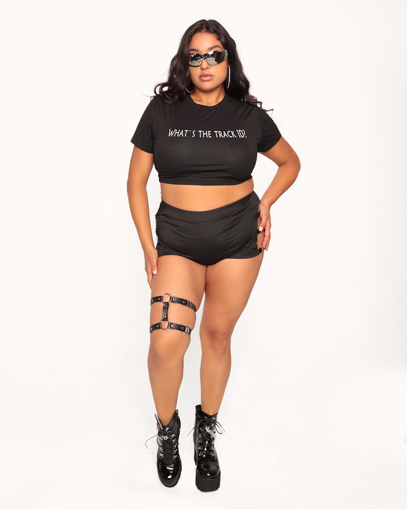 What's the Track ID Cropped Baby Tee-Black/White-Curve1-Full--Nicole---1X