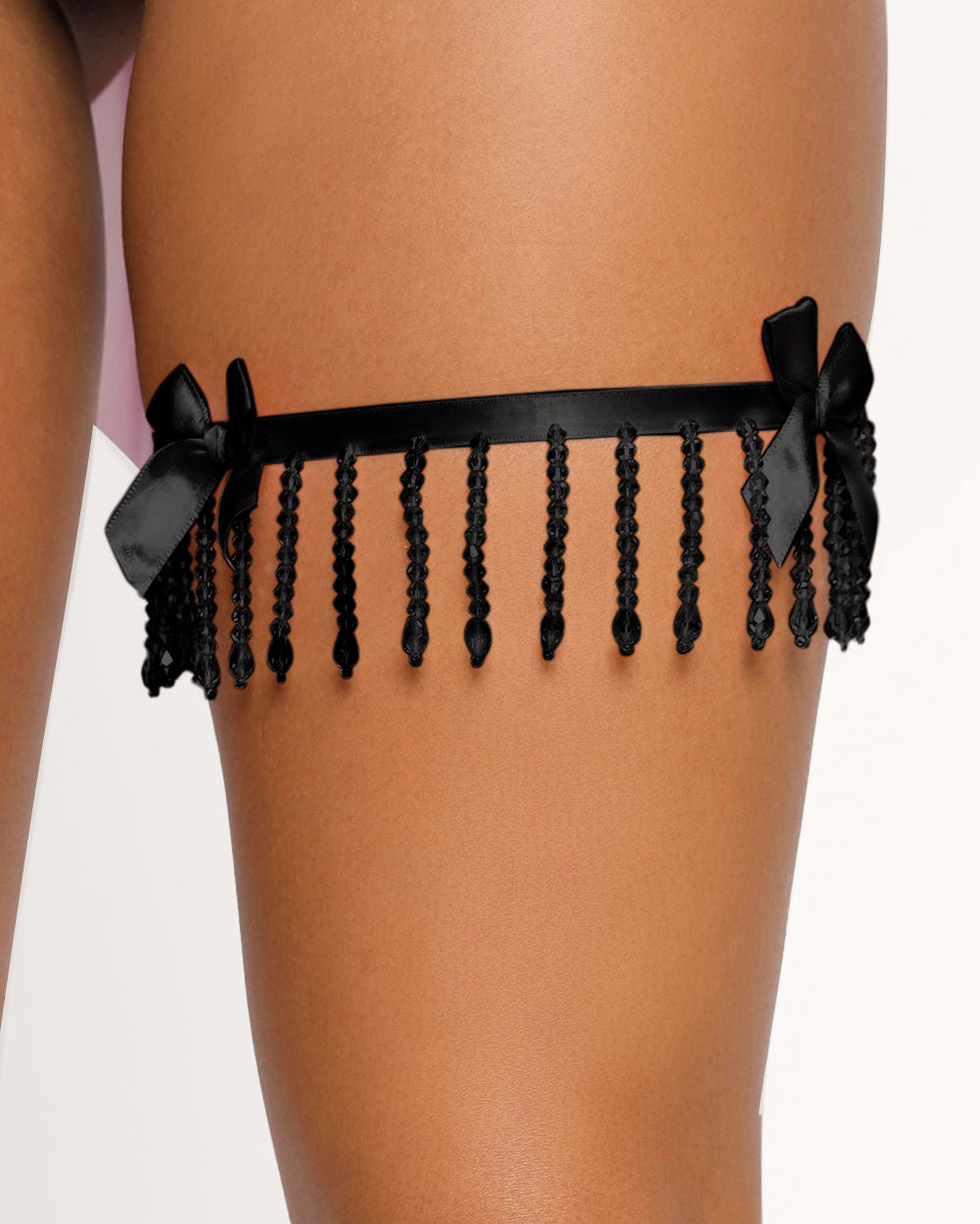 Romantic Possibilities Ribbon & Tassel Single Leg Garter-Black-Curve1-Detail--Milani---1X