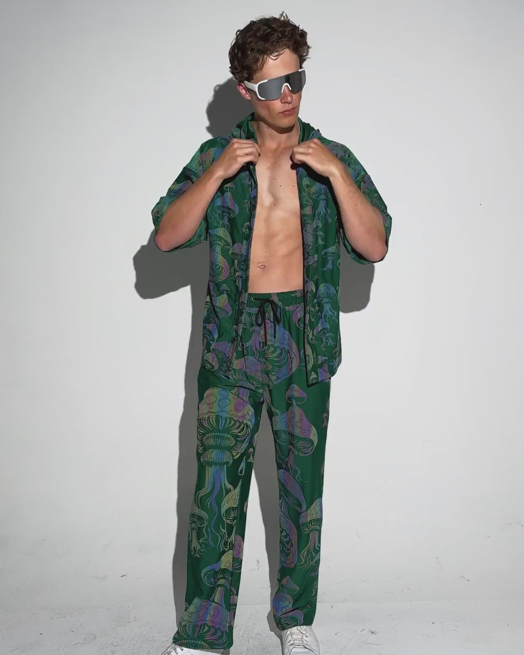 Secret of Life Mushroom Green Reflective Robe - Image 35914930684087