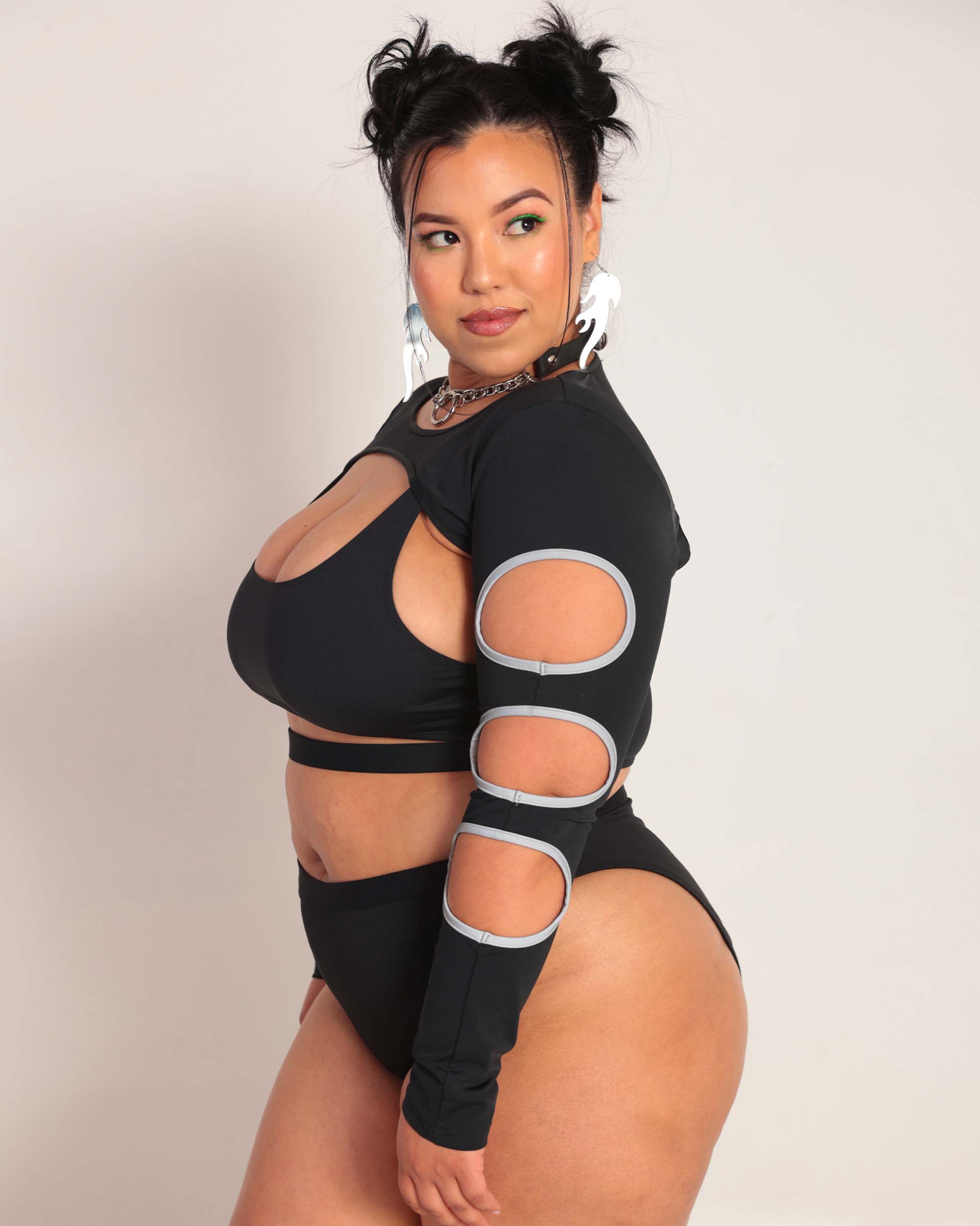 Backstage Baddie Reflective Arm Cutout Ultra Crop Top-Curve1-Black/Silver-Side--Silvia---1X